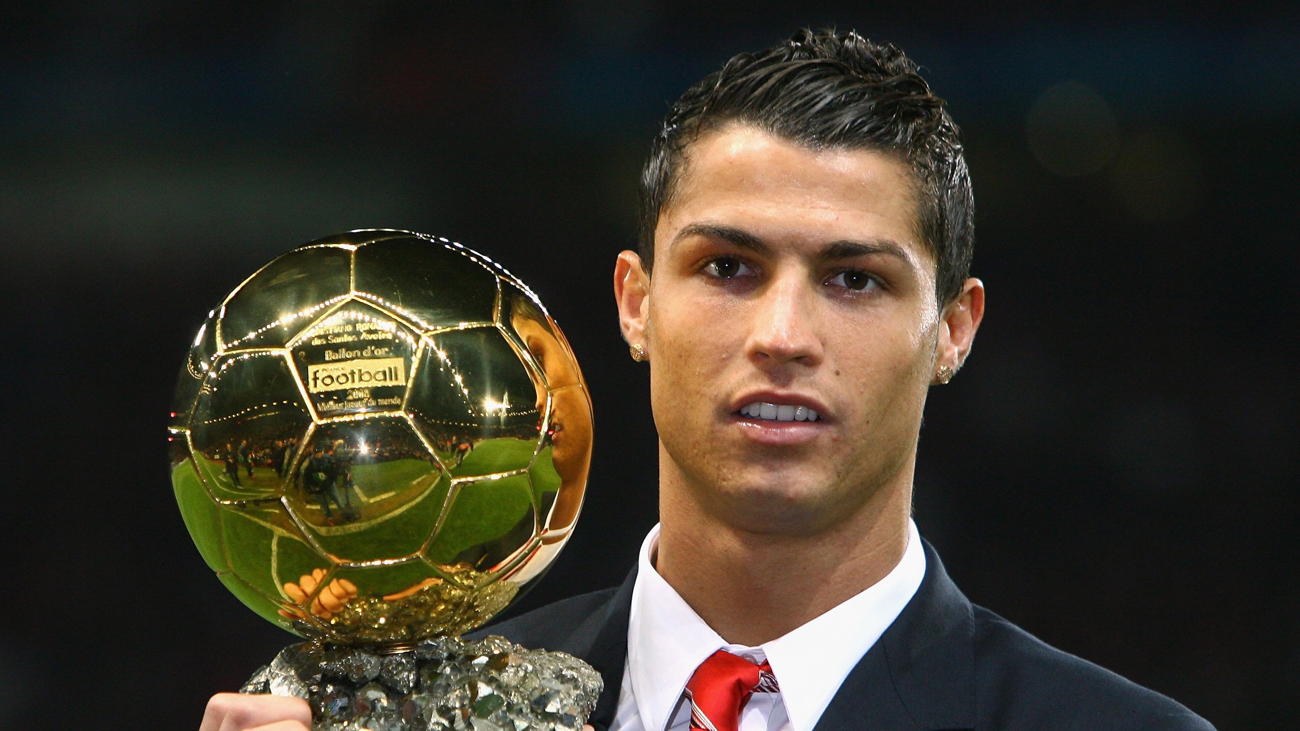 开云体育入口-冰与火的淬炼，当阿什拉夫在加时赛点燃雷克雅未克的寒夜