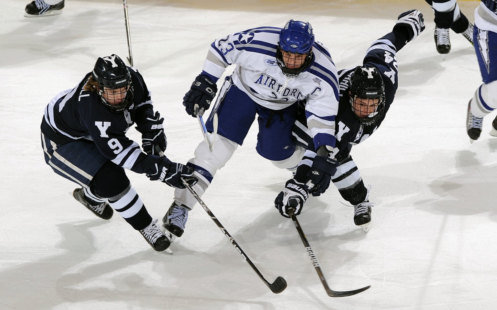哈登F1赛道狂飙接管揭幕战，新疆男篮一波流带走鹈鹕