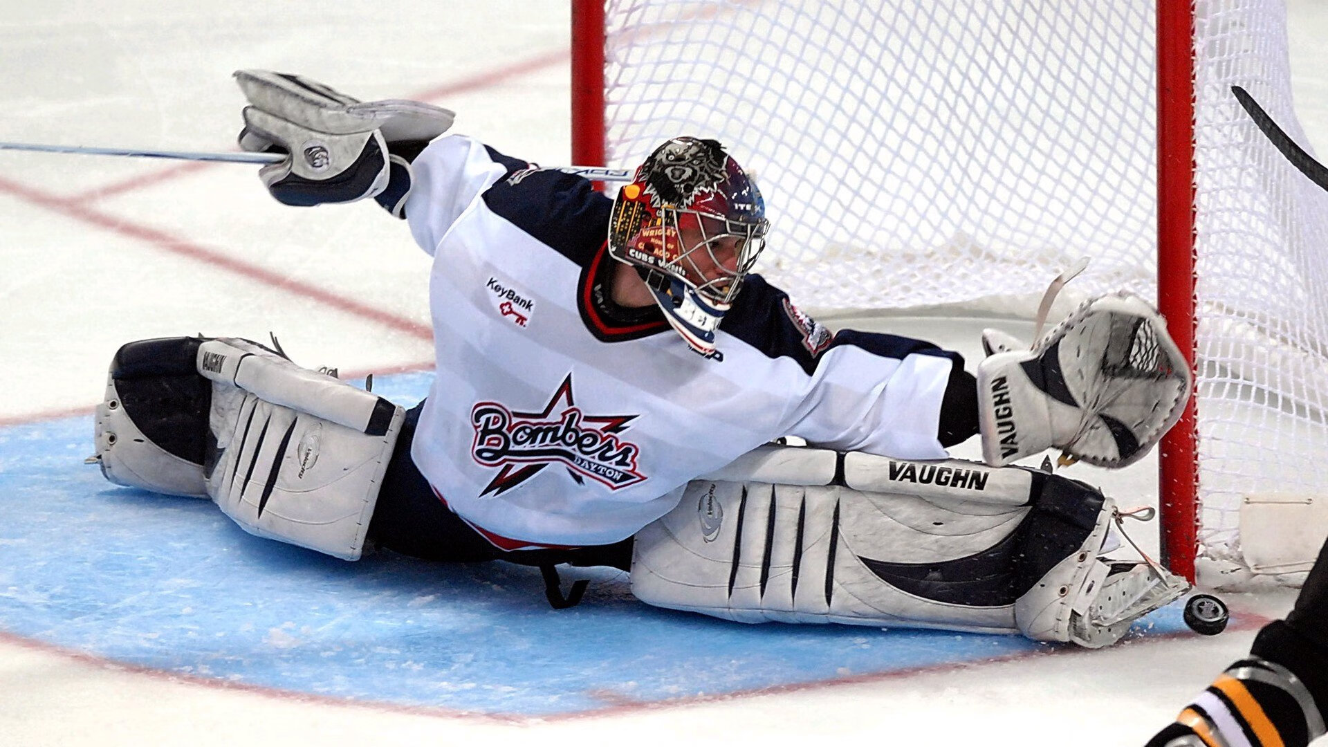 开云体育-快船强行终结掘金，布克化身关键先生改写西决剧本