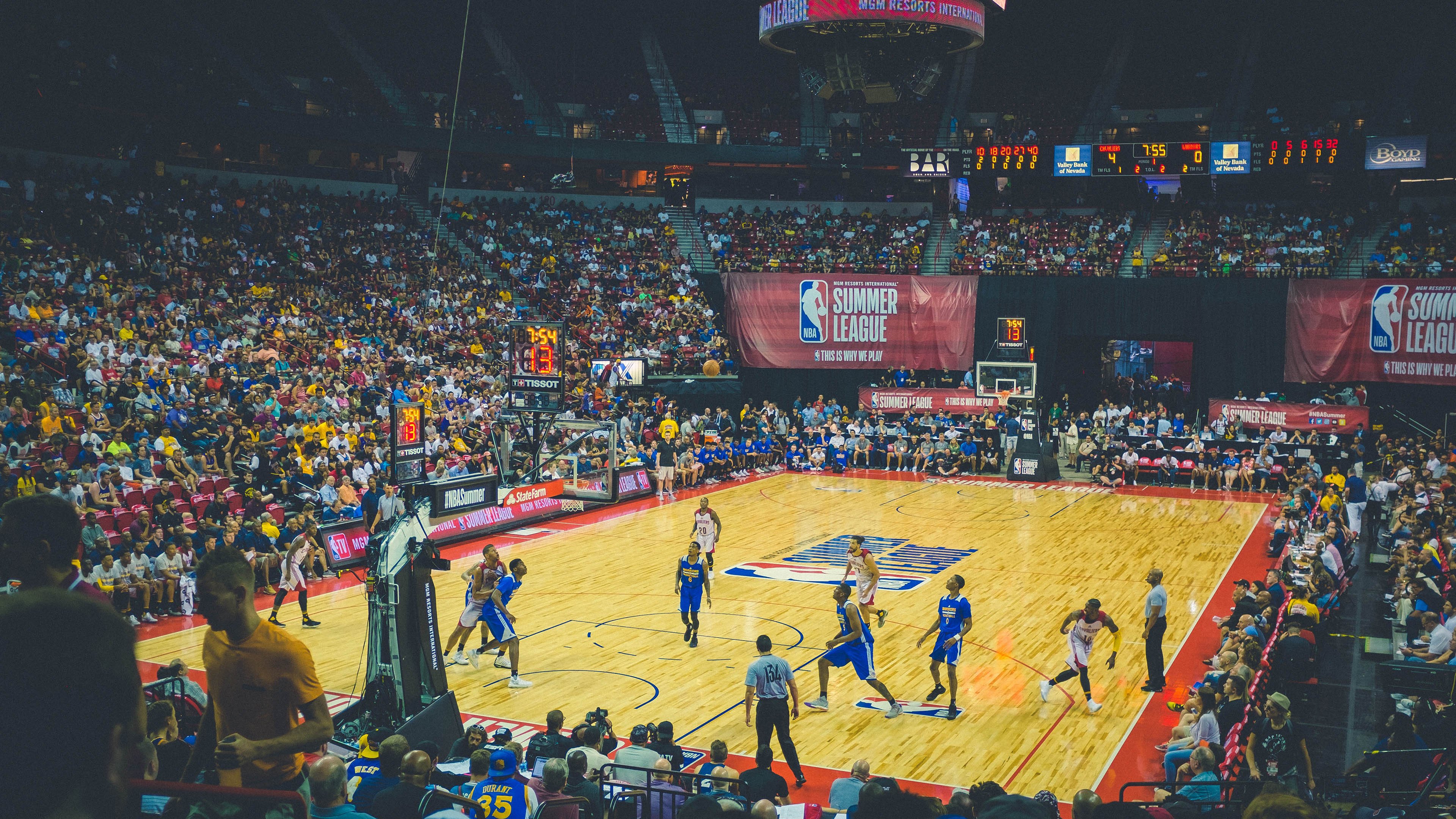 卡马文加冠军级表现，冰岛带走切尔西的足球启示录